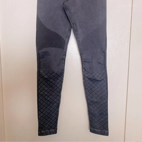 Avocado Vintage Denim Moto Leggings - Picture 6 of 11